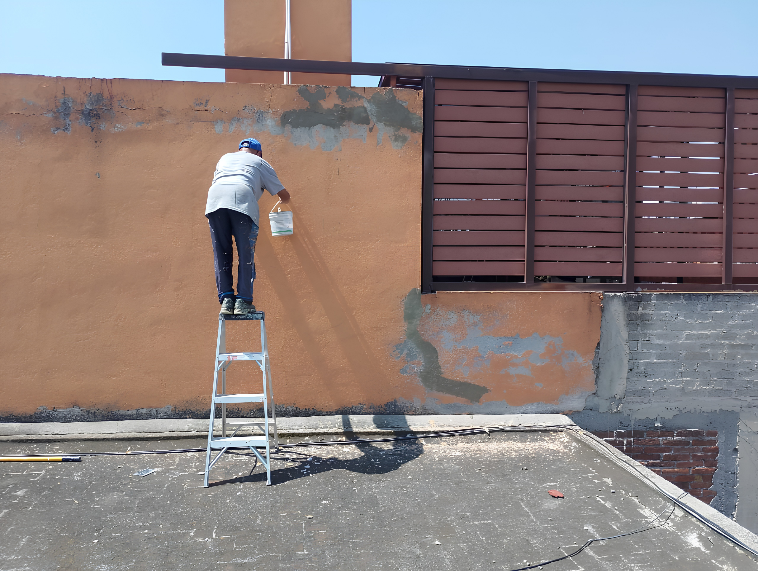 Supervisión técnica de recubrimientos y prueba de calidad en obra